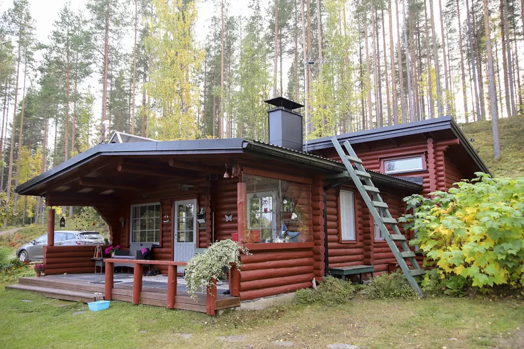 Hirsimökkilaajennus